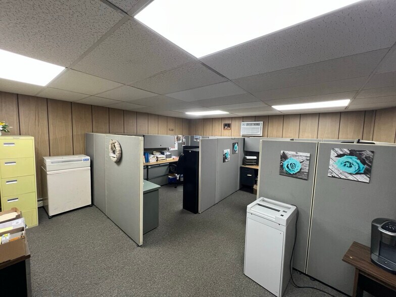 More Photos Of 101 E Township Line Rd, Upper Darby General Retail For Sale