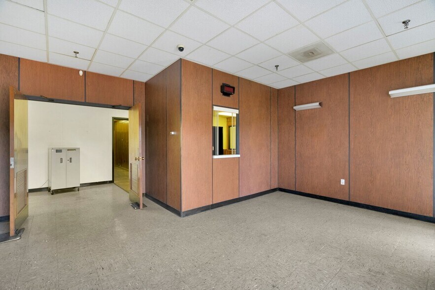 More Photos Of 1444 Lancaster Hwy, Chester Manufacturing For Sale