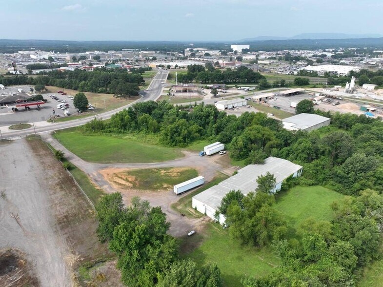 More Photos Of 40 Bradley Cove rd, Russellville Flex For Sale