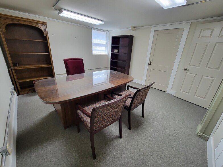 More Photos Of 215 Church St, Lenoir Office For Sale