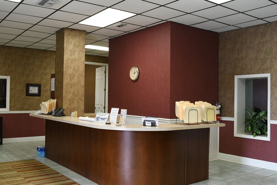 More Photos Of 522 Magnolia Ave, Auburndale Office For Sale