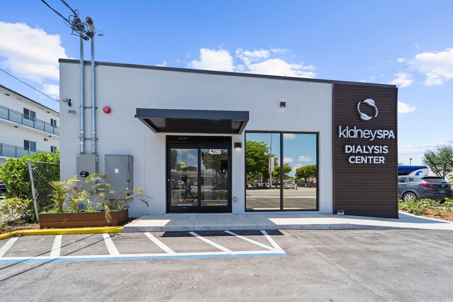 More Photos Of 4298 Palm Ave, Hialeah Freestanding For Sale