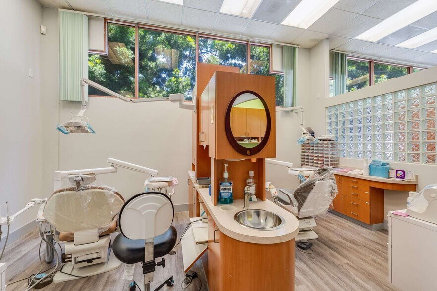 More Photos Of 15401 Hesperian Blvd, San Leandro Unknown For Lease