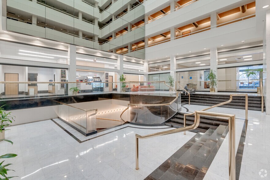 More Photos Of 321 S Boston Ave, Tulsa Office For Lease