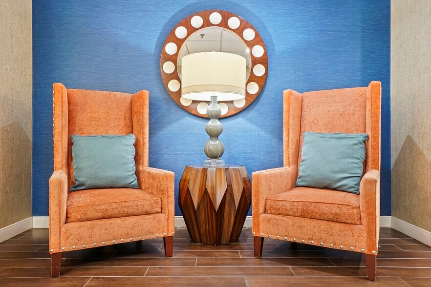 More Photos Of 1500 W 4th St, Adel Hotel For Sale