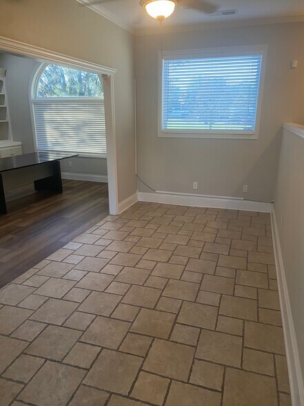 More Photos Of 1101 W Us-40 Hwy, Blue Springs Office For Lease