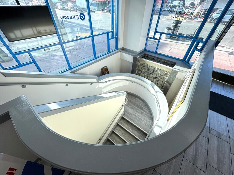 More Photos Of 815-821 Webster St, Oakland Storefront Retail Office For Lease