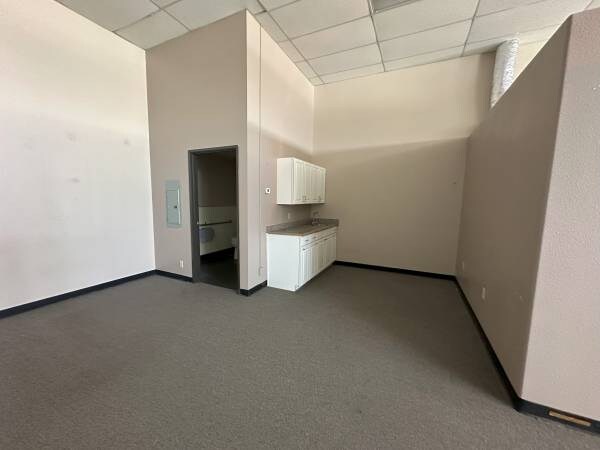 More Photos Of 935 W San Marcos Blvd, San Marcos Office For Lease