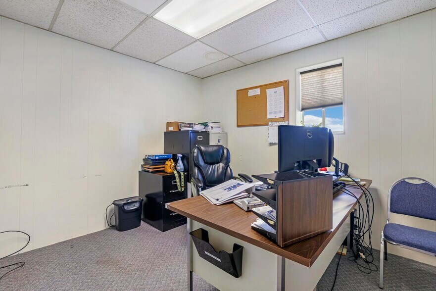 More Photos Of 507 Main Ave W, Twin Falls Flex For Sale