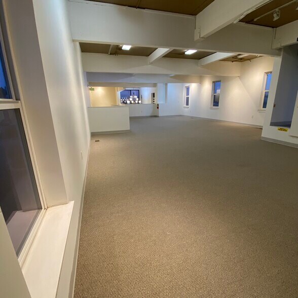More Photos Of 650 E Fairview Ave, Meridian Storefront Retail Office For Sale