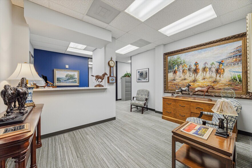 More Photos Of 9525 Katy Fwy, Houston Office For Lease