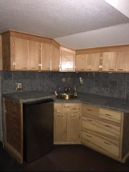 More Photos Of 404 S Pratt Ave, Carson City Office For Sale