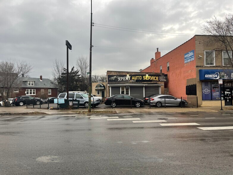 More Photos Of 4185 N Elston Ave, Chicago Auto Repair For Lease