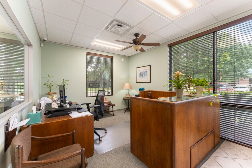 More Photos Of 1125 Cypress Station Dr, Houston Medical For Sale
