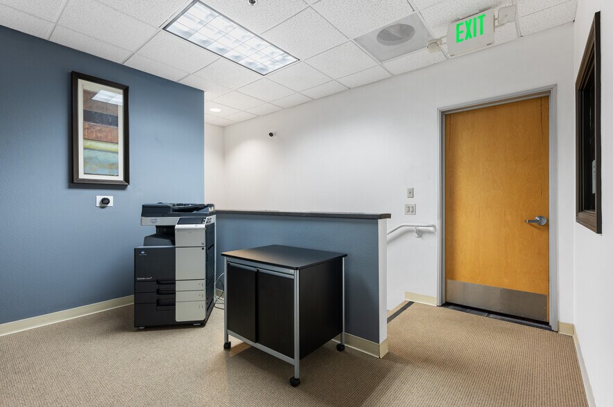 More Photos Of 2560-2566 Catamaran Way, Chula Vista Office For Lease