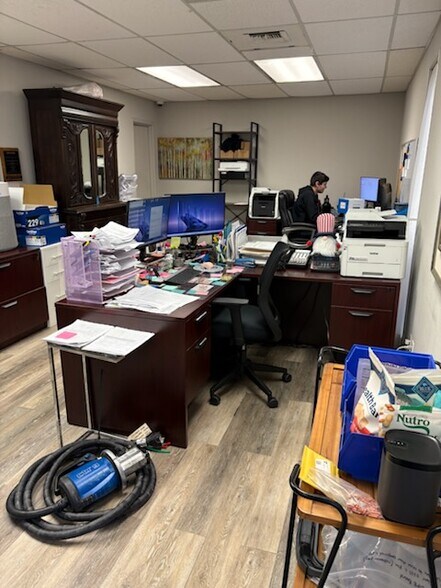 More Photos Of 2805 Singleton St, Rowlett Distribution For Lease