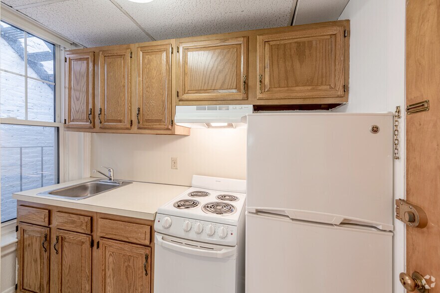 More Photos Of 1223 Beacon St, Brookline Apartments For Lease