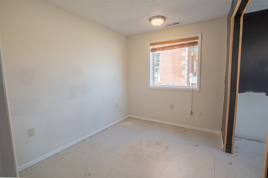 More Photos Of 207 S Railroad St, Brookston General Retail For Sale