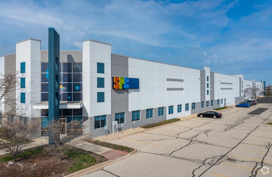 More Photos Of 6400-6430 W Howard St, Niles Distribution For Lease