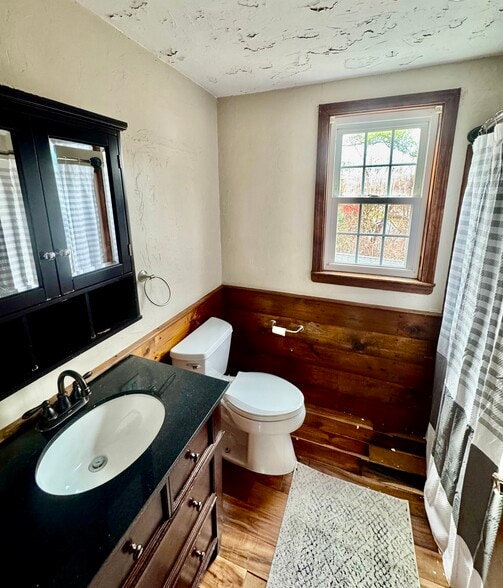 More Photos Of 110 Main St, Kingston Office For Sale