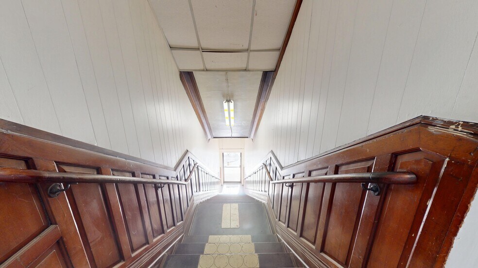 More Photos Of 42 W Main St, Riverhead Storefront Retail Office For Lease