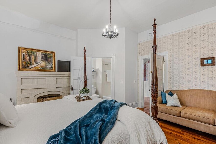 More Photos Of 252 Seavy St, Senoia Hospitality For Sale