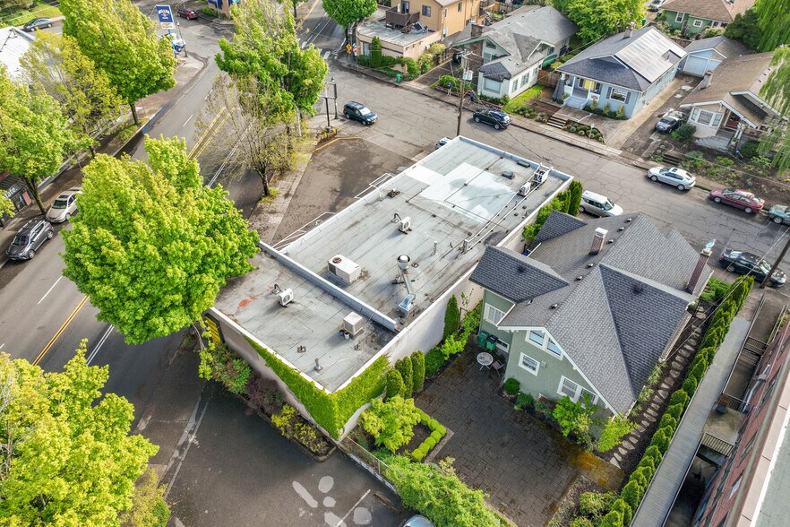 More Photos Of 4434 NE Sandy Blvd, Portland Freestanding For Sale