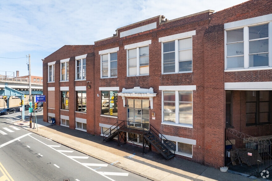 More Photos Of 3775 Kensington Ave, Philadelphia Light Distribution For Sale