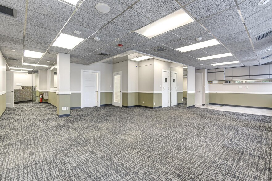 More Photos Of 1575 Hillside Ave, New Hyde Park Medical For Sale