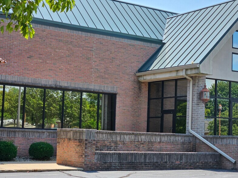 More Photos Of 4800 Concentric Blvd, Saginaw Office For Lease