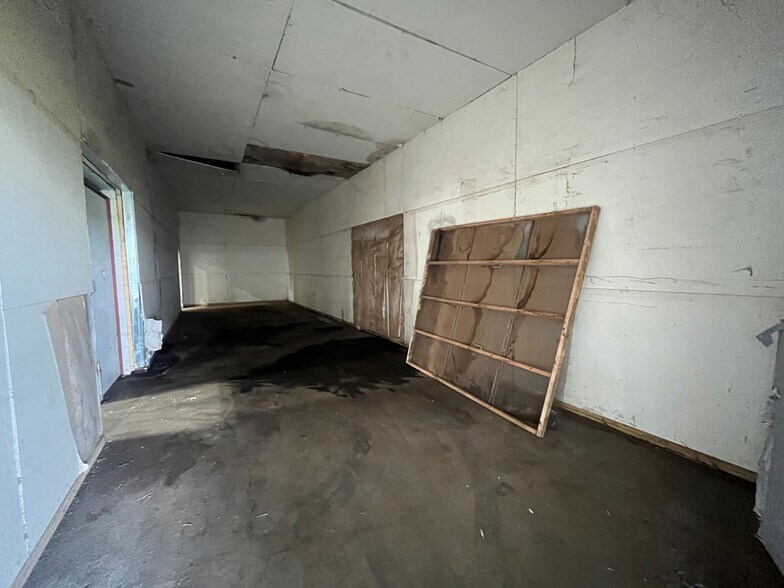 More Photos Of 121 High Hill Rd, Swedesboro Warehouse For Lease