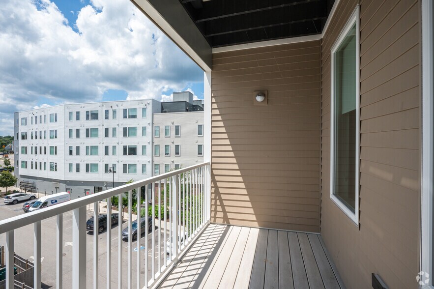 More Photos Of 39 Trotter Rd, Weymouth Apartments For Lease