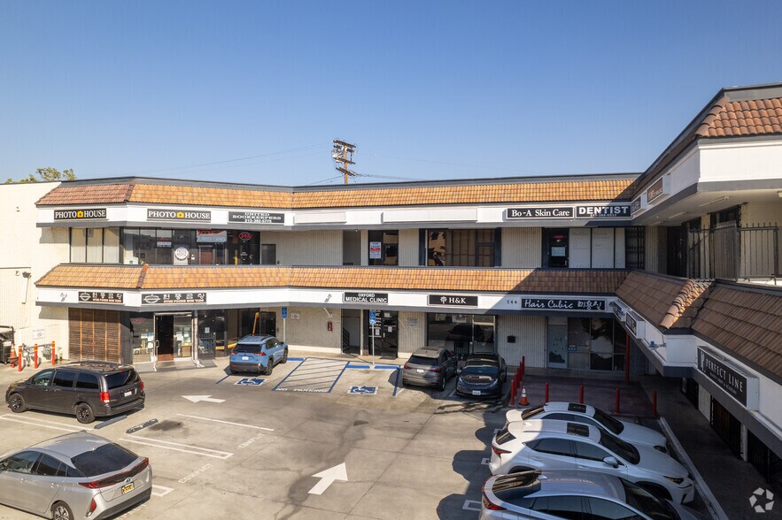 More Photos Of 238-244 S Oxford Ave, Los Angeles Unknown For Lease