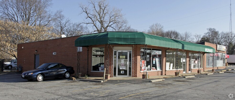 More Photos Of 8515-8519 Manchester Rd, Saint Louis General Retail For Lease
