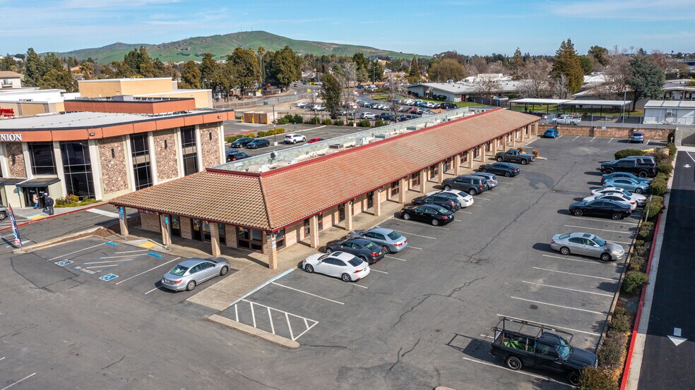 More Photos Of 2560 N Texas St, Fairfield Office For Lease