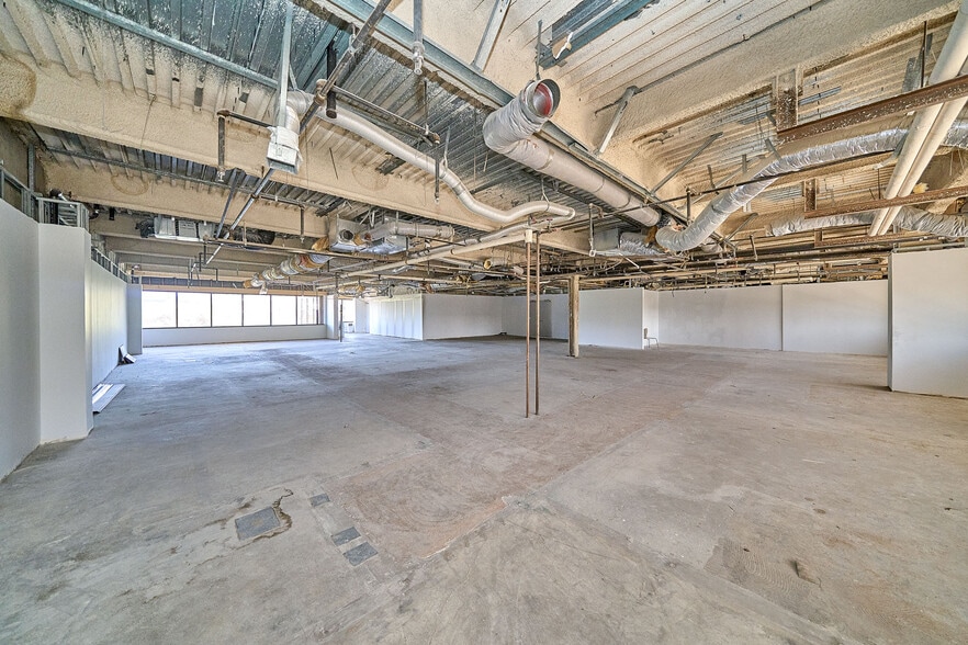 More Photos Of 8737 Beverly Blvd, West Hollywood Medical For Sale