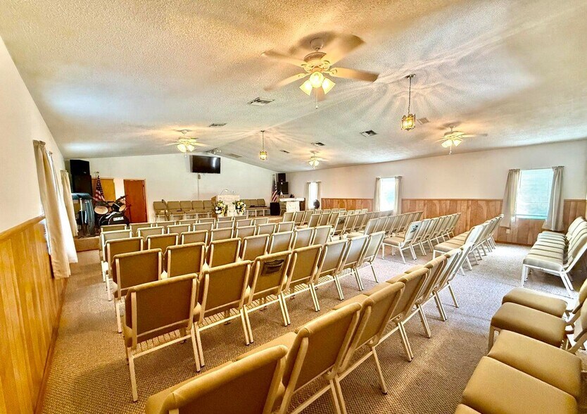 More Photos Of 101 Sesame St, Palatka Specialty For Sale