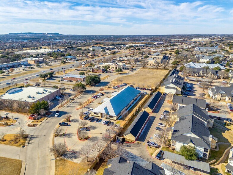 More Photos Of 1200 Crawford Ave, Granbury Medical For Lease