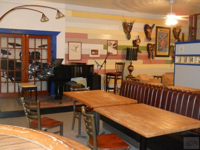 More Photos Of 3102-3114 Market St, Galveston Freestanding For Sale