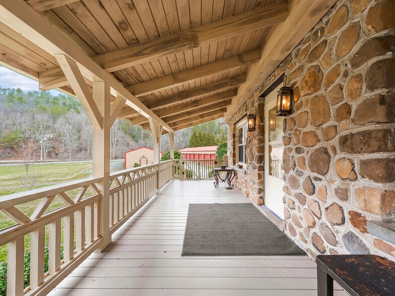 More Photos Of 58 Gunter Town Rd., Marshall Self Storage For Sale