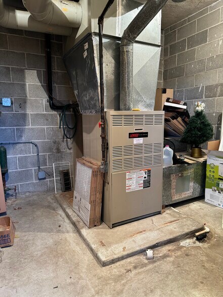 More Photos Of 202 N Jefferson St, Mount Pleasant Medical For Sale