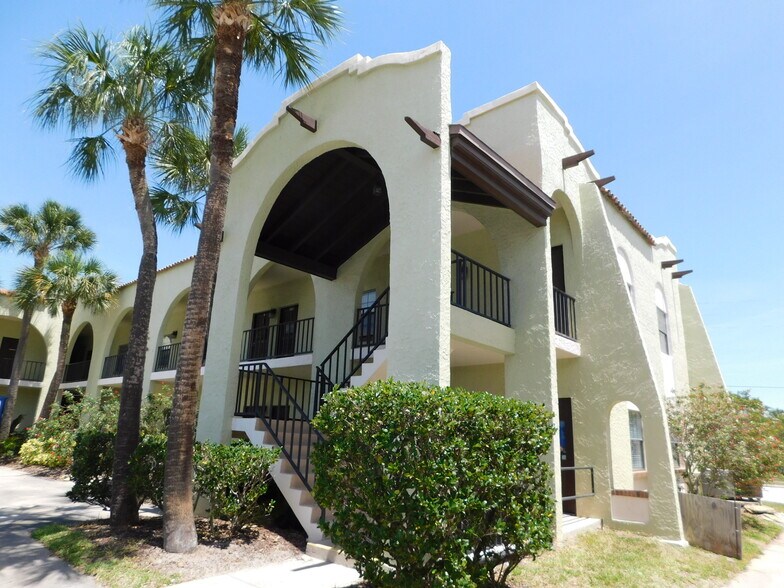 More Photos Of 319 River Edge Blvd, Cocoa Office For Lease