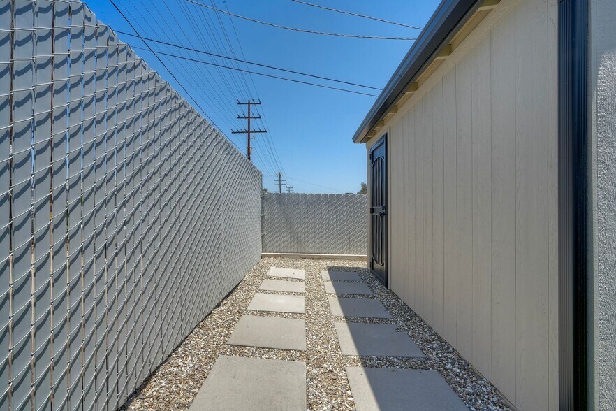 More Photos Of 1045 Main St, Ramona Freestanding For Lease