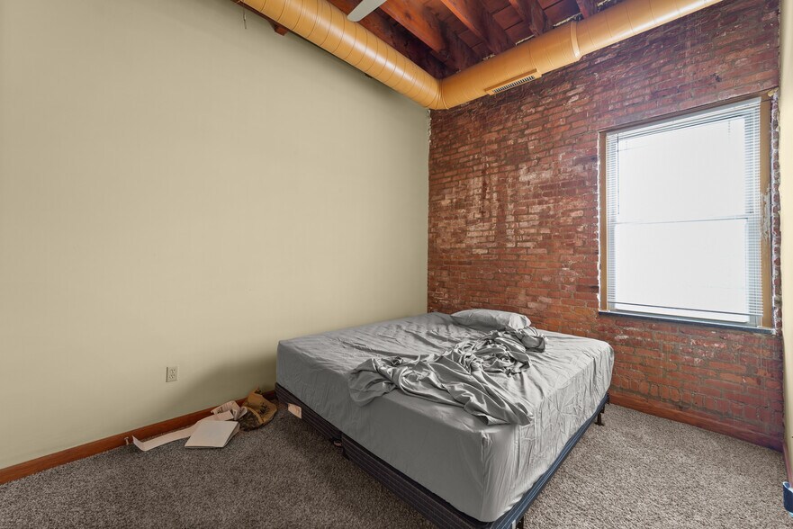 More Photos Of 2800-2806 Mayfield Rd, Cleveland Heights Storefront Retail Office For Sale