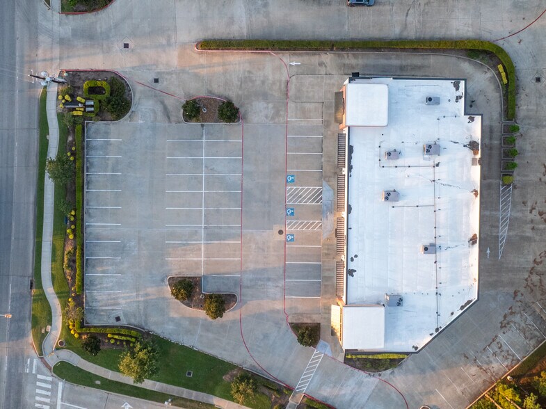 More Photos Of 16402 W Lake Houston Pky, Houston Storefront For Lease