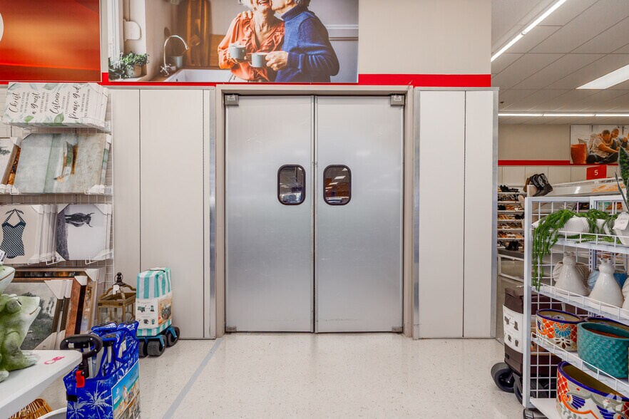 More Photos Of 1000 W Gentry Ave, Checotah General Retail For Sale
