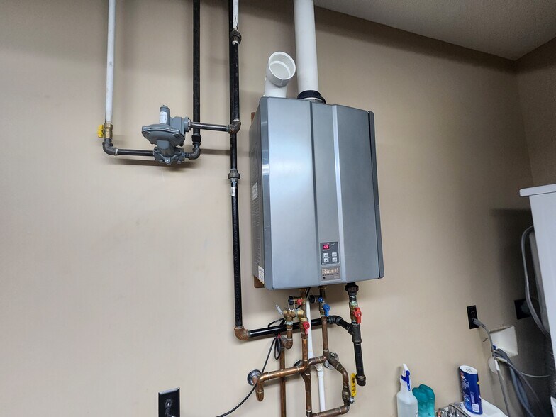 More Photos Of 109 W Poplar St, Harrisburg Specialty For Sale