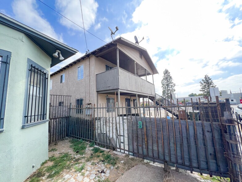 More Photos Of , Los Angeles Multifamily For Sale