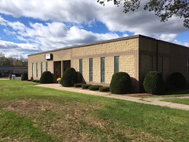 More Photos Of 121 Bartlett St, Marlborough Flex For Lease