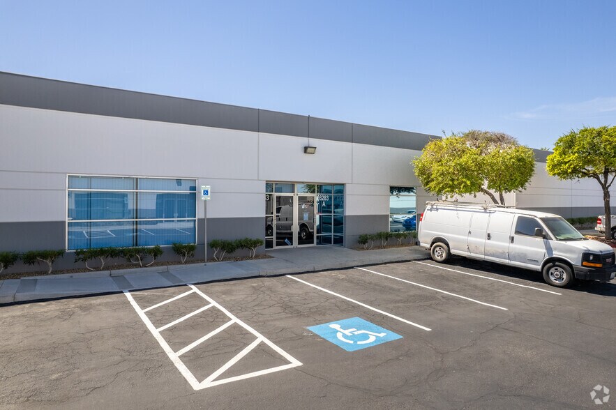 More Photos Of 6283 Dean Martin Dr, Las Vegas Light Manufacturing For Lease